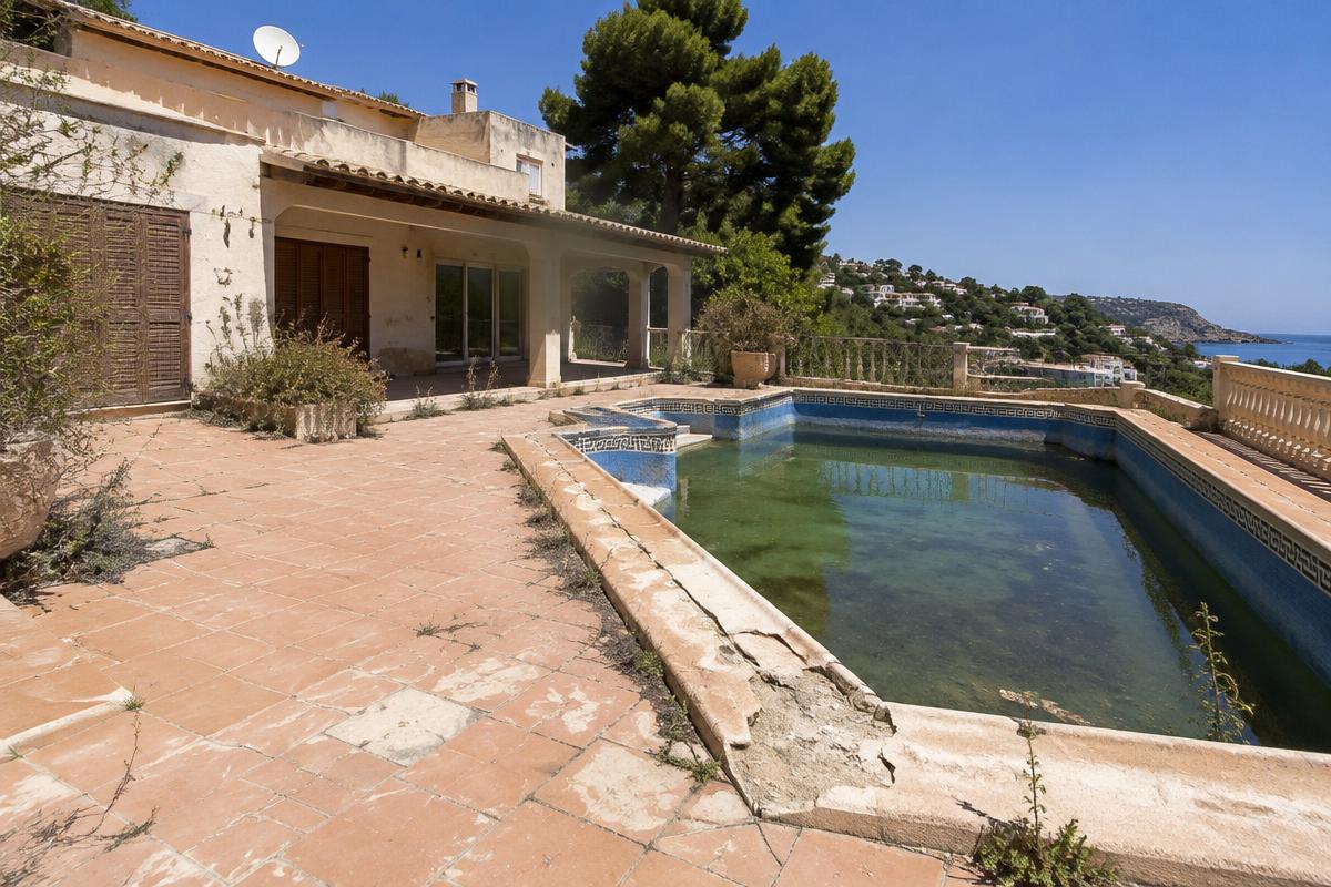 Terrace and pool, Santa Ponsa villa — Before